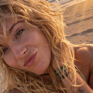 Delia Schweizer leaked photo #13