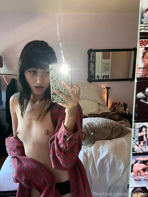 Delilah leaked photo #10