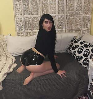 Delilah leaked photo #14