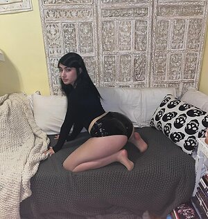 Delilah leaked photo #20
