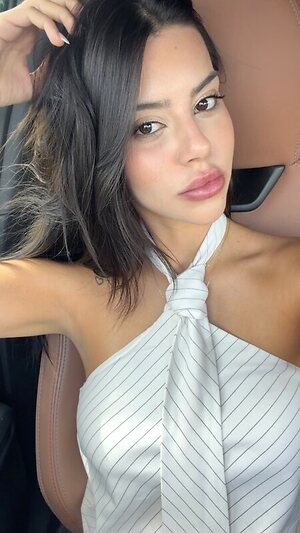 Demet Ozturk leaked photo #29