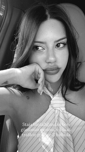 Demet Ozturk leaked photo #30