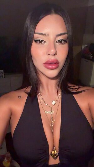 Demet Ozturk leaked photo #44