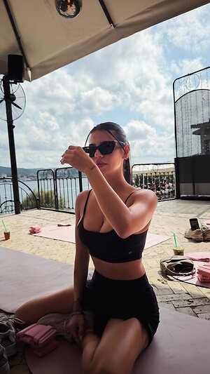 Demet Ozturk leaked photo #49