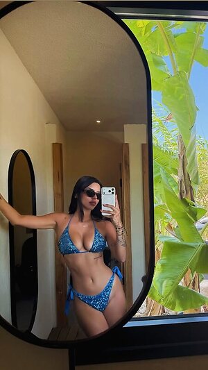 Demet Ozturk leaked photo #72