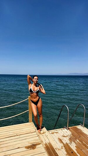 Demet Ozturk leaked photo #77