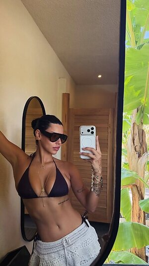 Demet Ozturk leaked photo #100