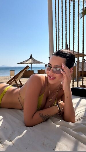 Demet Ozturk leaked photo #103
