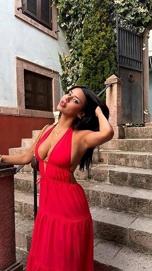 Demet Ozturk leaked photo #108