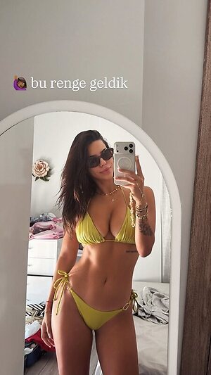 Demet Ozturk leaked photo #115