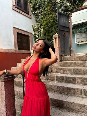 Demet Ozturk leaked photo #134