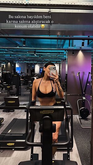 Demet Ozturk leaked photo #176