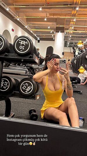 Demet Ozturk leaked photo #181