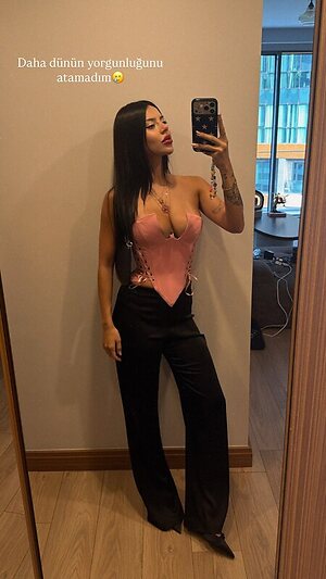 Demet Ozturk leaked photo #223