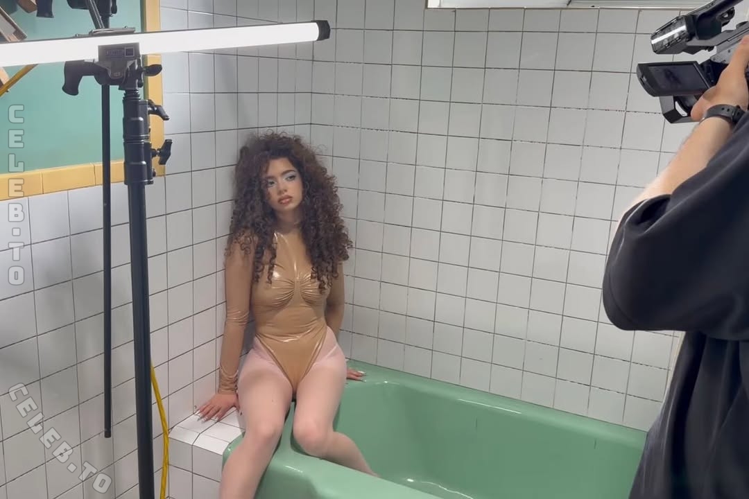 Demitra Kalogeras Nude Leaked Photos