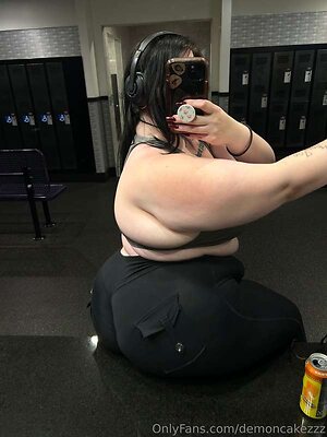 Demoncakezzz leaked photo #3