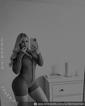 Denise.mski Nude Leaked Photo #22
