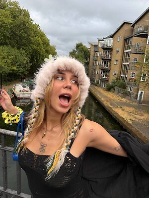 Deniz Özevin leaked photo #5