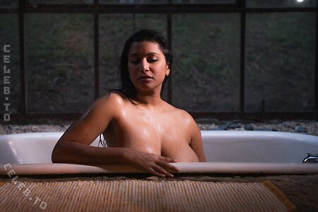 Devi The Model Nude Leaked Photo #14