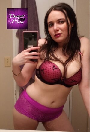 Deviant Plum leaked photo #23