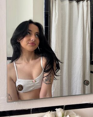 Devinevola leaked photo #15