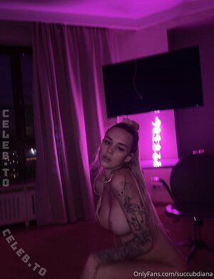 Diana Shurigina / succubdiana Nude Leaked Photo #18