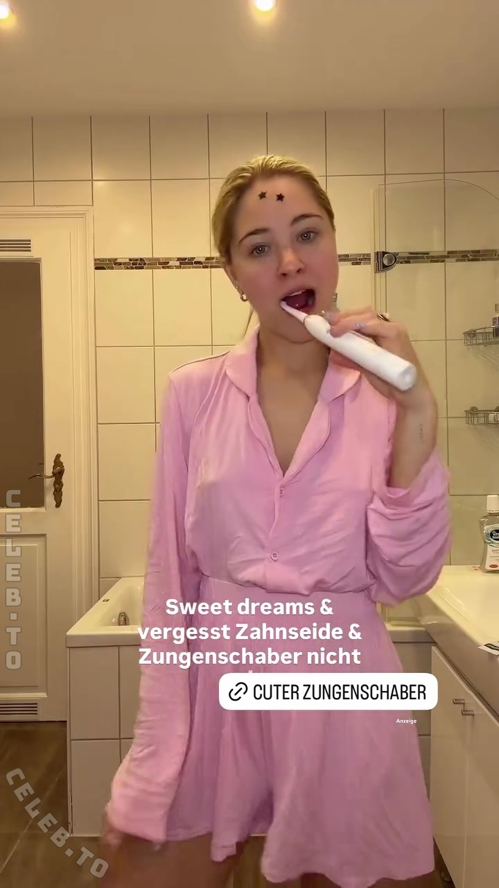 Diana zur Löwen photo