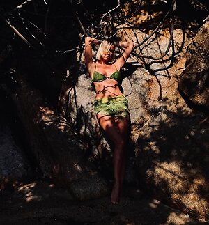 Didem Soydan leaked photo #17
