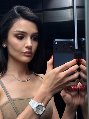 Dina Saeva leaked photo #9