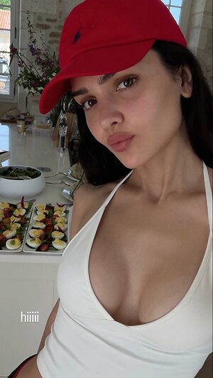 Dina Saeva leaked photo #33