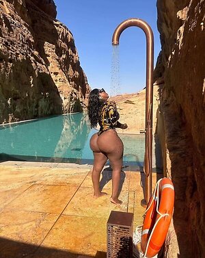 Dineo Moloisane leaked photo #3