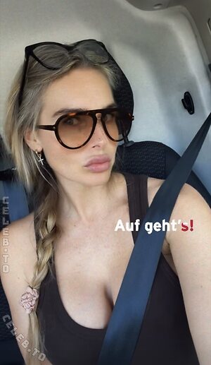 dinladylike photo