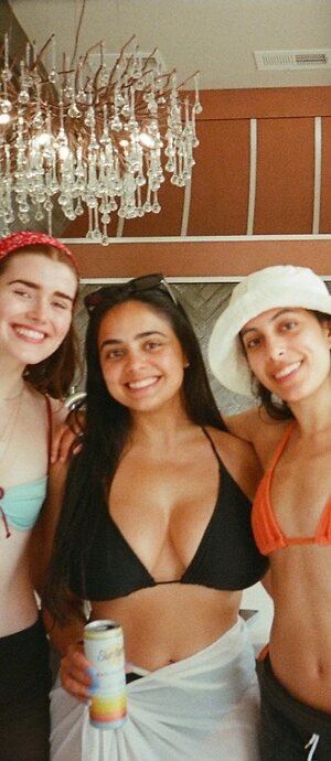 divya leaked photo #4