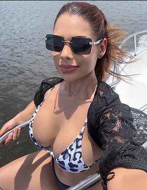 Doctora Sindy Orellana leaked photo #4