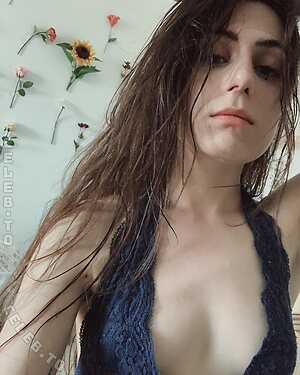 Dodie Clark Nude Leaked Photo #6