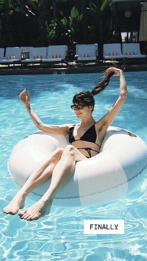 Dodie Clark leaked photo #18