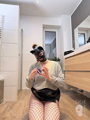 Doe Eyes Nude Leaked Photo #57