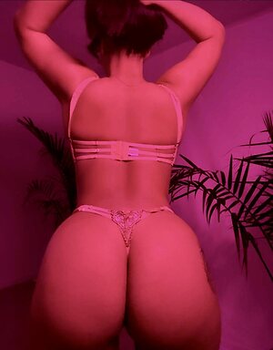 doesn’t do OF anymore leaked photo #2