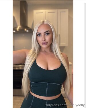 DollyXO leaked photo #3