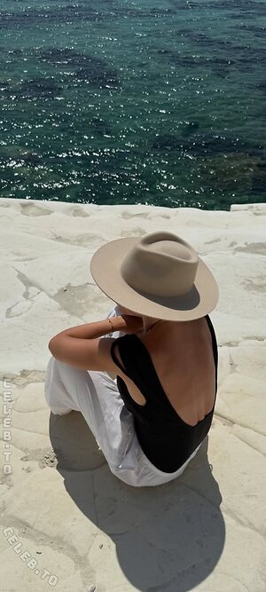 Dominique Boniecki Nude Leaked Photo #5