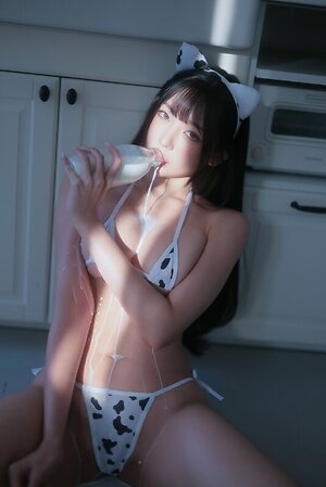 Donggeulan leaked photo #5