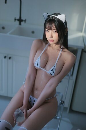 Donggeulan leaked photo #7