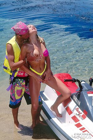 Donna Mead leaked photo #3