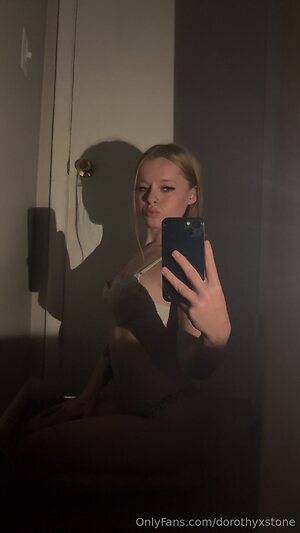 dorothyxstone Nude Leaked Photo #2