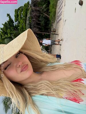 Dove Cameron Nude Leaked Photo #6