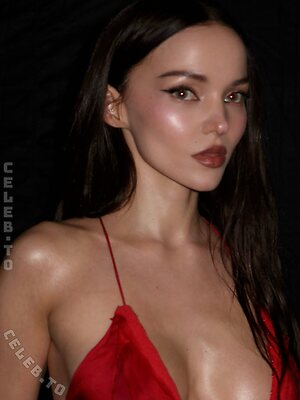 Dove Cameron photo