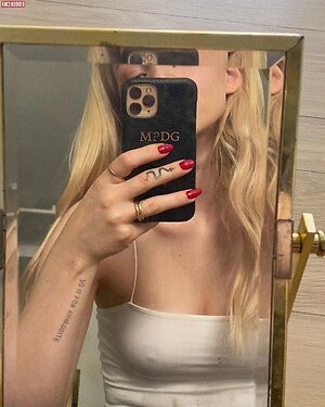 Dove Cameron leaked photo #414