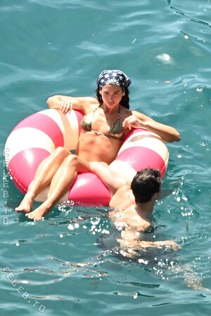 Dua Lipa Nude Leaked Photo #141