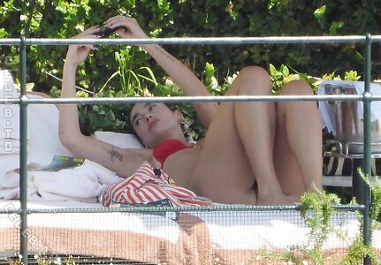 Dua Lipa Nude Leaked Photo #293