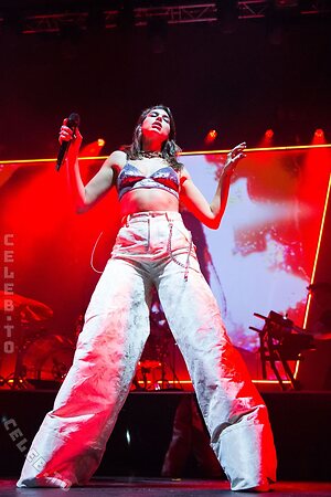 Dua Lipa photo